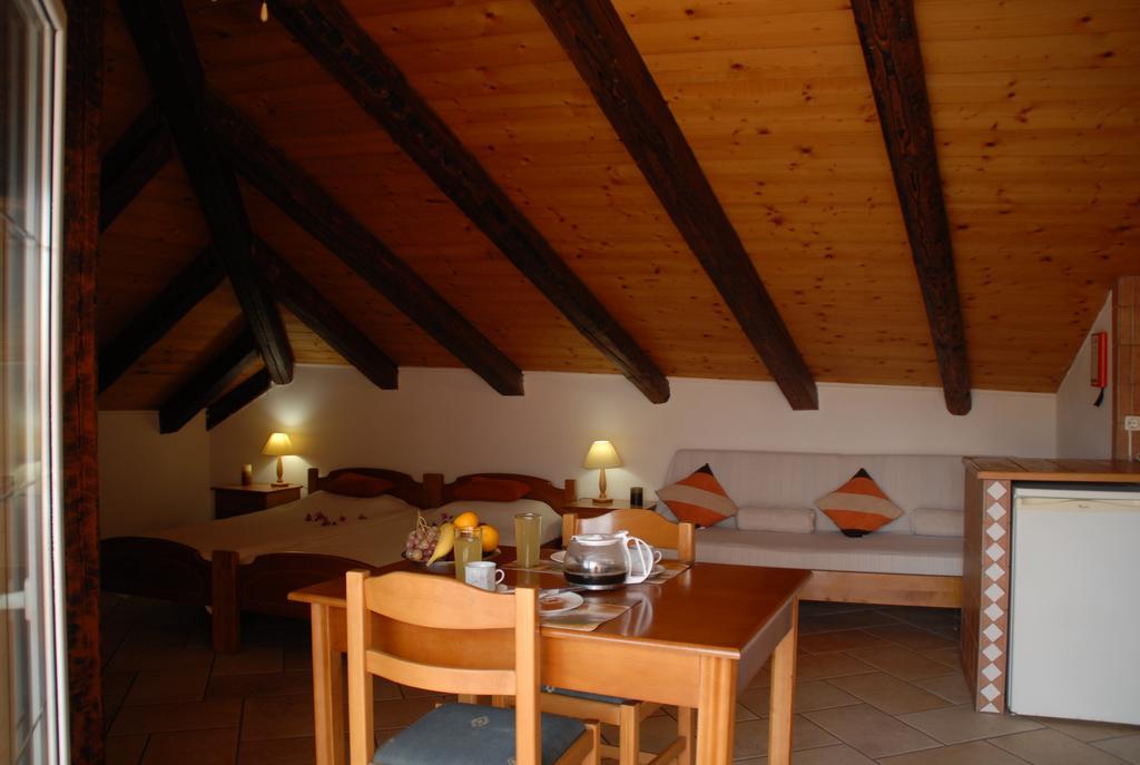 Eva Studios Kassiopi Ruang foto